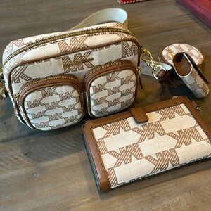 Michael Kors crossbody bag & matching wristlet